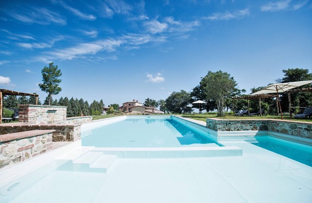 Luxury 3 Rooms Apt. Olives in Siena Resort