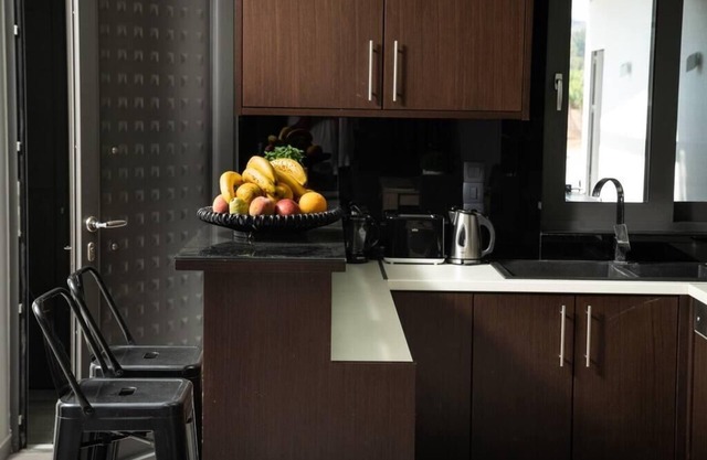 Luxury 3bd maisonette apartment near Souda port