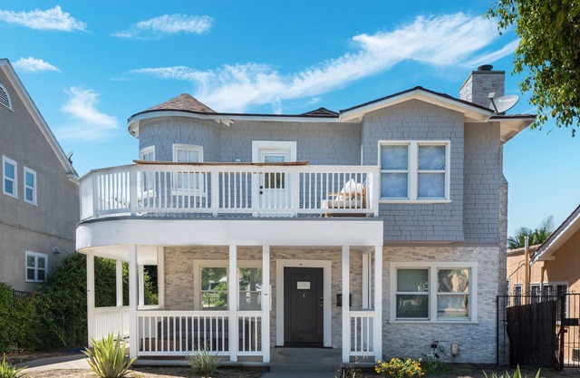 Luxury 3BR Gem with Hot Tub