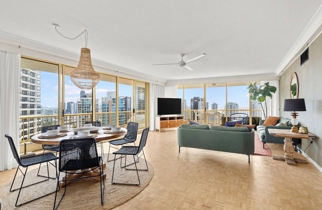 Luxury 3BR Ocean & City View Resort Apartment