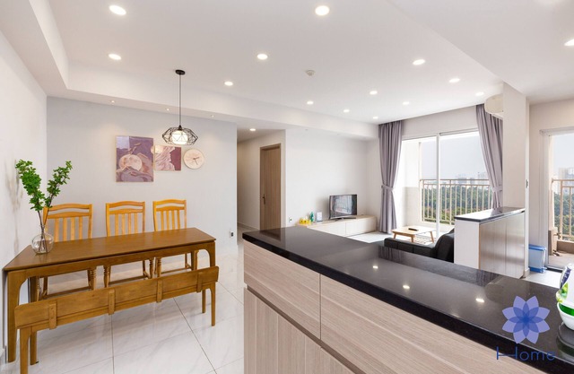 Luxury 3Brs Apt w/Free Pool & Gym, 5mins from airport to building