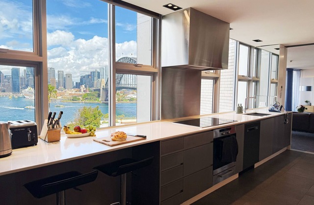 Luxury 4 Bedroom Apartment - Best View in Sydney!