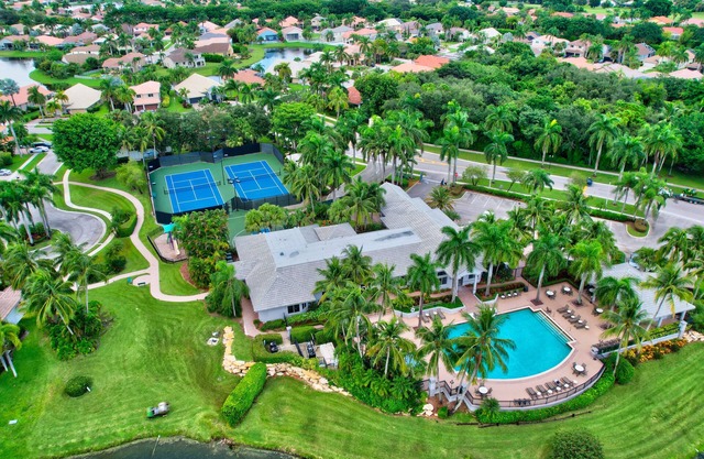 Luxury 4-Bedroom House in West Boca Raton in Beautiful community.