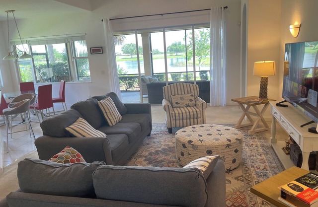 Luxury 4-bedroom house in Venice, at the fantastic Venetian Golf and River Club