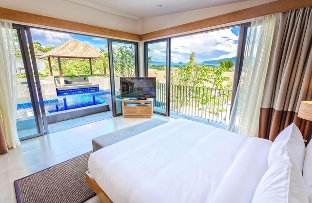 Luxury 4 Bedrooms Private Pool Villa in Rawai Phuket