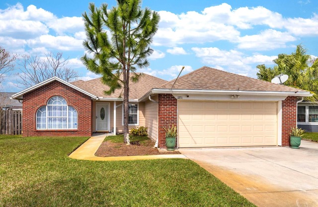 Luxury 4bd Home - 8 min to Beach & Universities