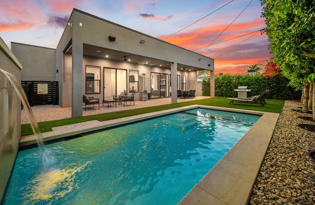 Luxury 4BDR Vantage Villa with pool&spa