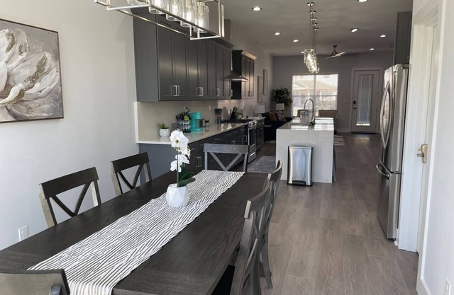 Luxury 4BR/5BA Downtown Indpls