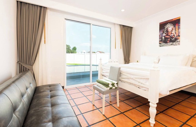 Luxury 4BR private 425sqm party pool villa