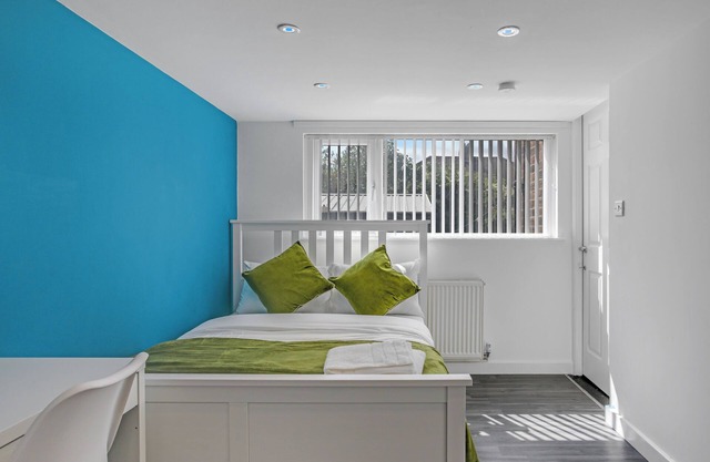 Luxury 5 Bedroom Home in Newcastle