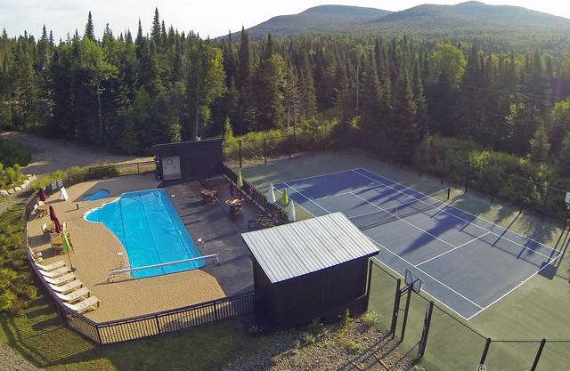 Luxury 5 bedroom Cote Nord Log Cabin