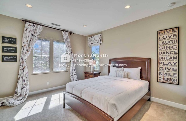Luxury 5-Bedroom Home in Irvine, Resort-Style Amenities, 30-Day Stay # 6964