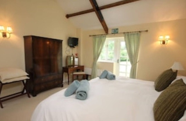 Luxury 5* Devon Cottage surrounded by beautiful views