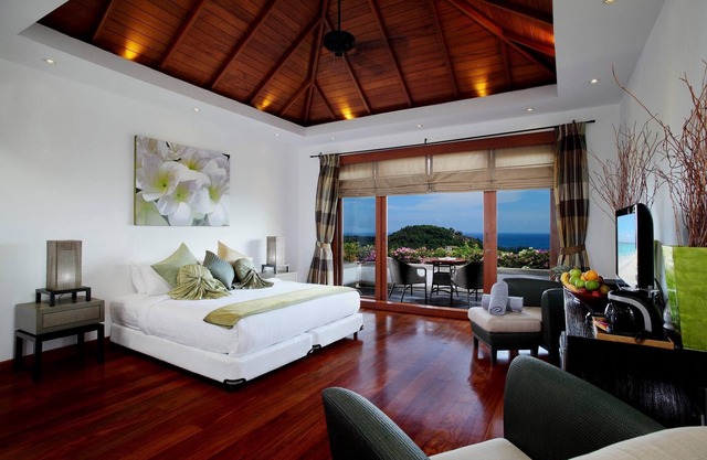 Luxury 6 bedroom Villa overlooking the Andaman sea