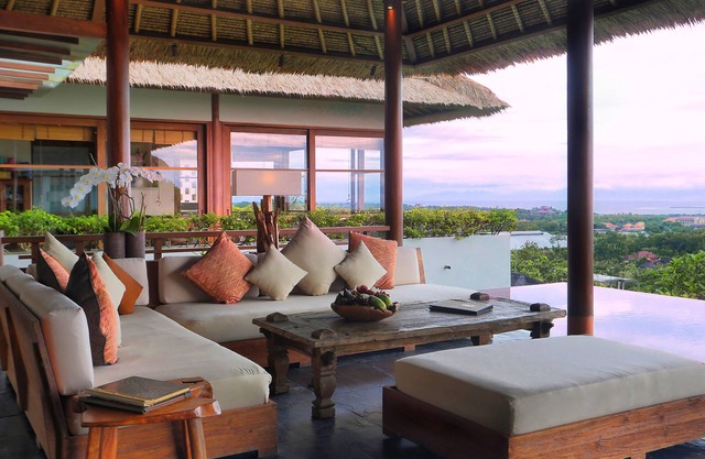 Luxury 6 Bedroom Villa with Spectacular View