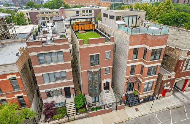 Luxury 6BD/5BTH + Roofdeck - Downtown Chicago!