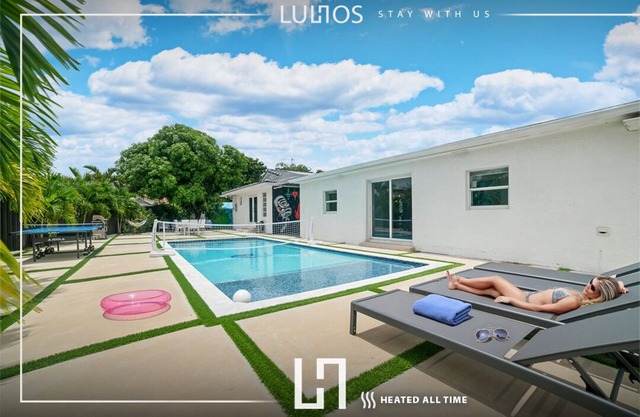 Luxury 7BR Retreat w/Games, Pool & Mini Golf