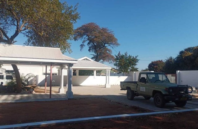 Luxury 8-Bedroom Retreat in Victoria Falls
