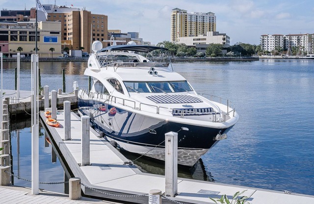 Luxury 82' Sunseeker Yacht on Harbour Island