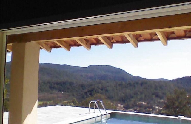 luxury air-conditioned villa with heated pool, near the Castellet circuit