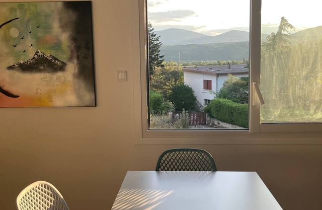 Luxury air-conditioned accommodation at the foot of Pilat. Brand new. 6 travelers.