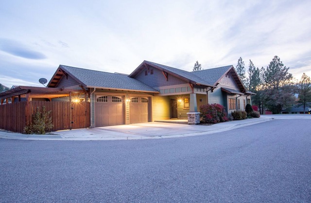 Luxury And Comfort in Missoula’s best neighborhood!