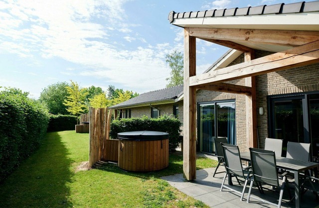 Luxury and fully equipped vacation villa for 4 people with private Jacuzzi.