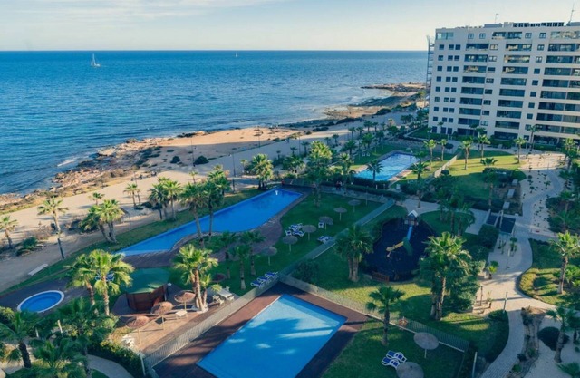 Luxury and Jacuzzi with sea views in Torrevieja