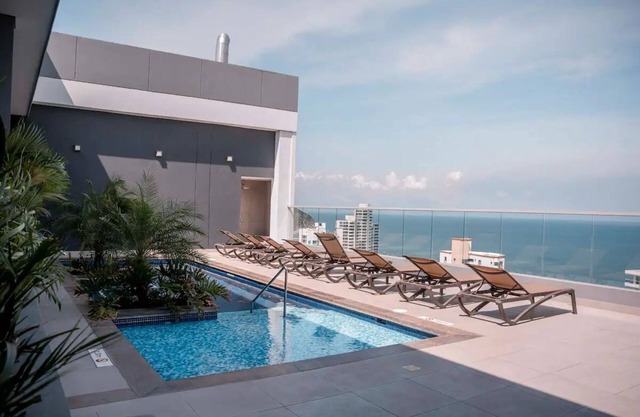 Luxury and Relax! Apartment with PRIVATE JACUZZI and BBQ in front of the beach.