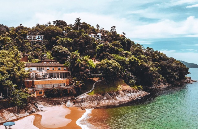 Luxury and secrecy mansion on a private beach.