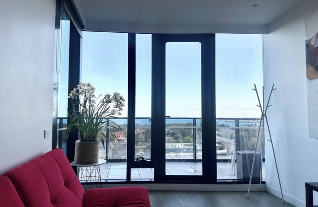 luxury apartment with water views. Walking distance from beach