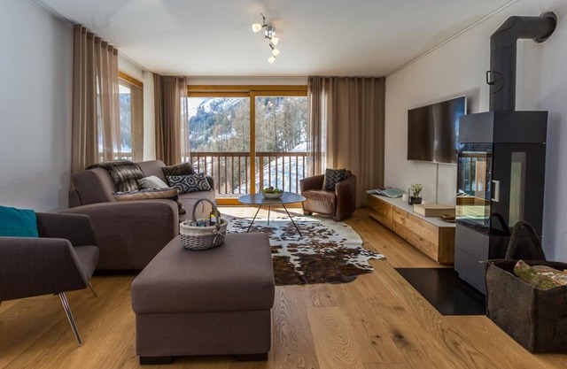 Luxury Apartment, 2 Bedrooms Chalet Rahas A Grimentz - By Mrs Miggins