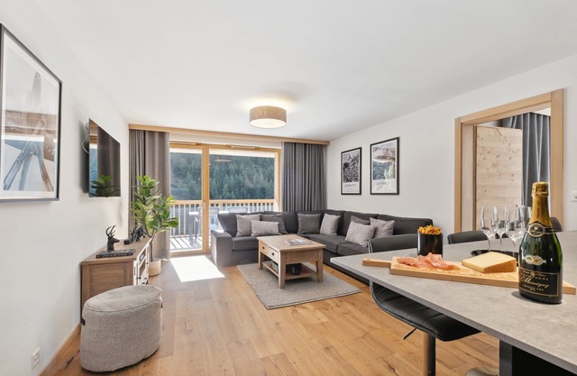 Luxury Apartment, 2 Bedrooms Rahas B Grimentz - By Mrs Miggins