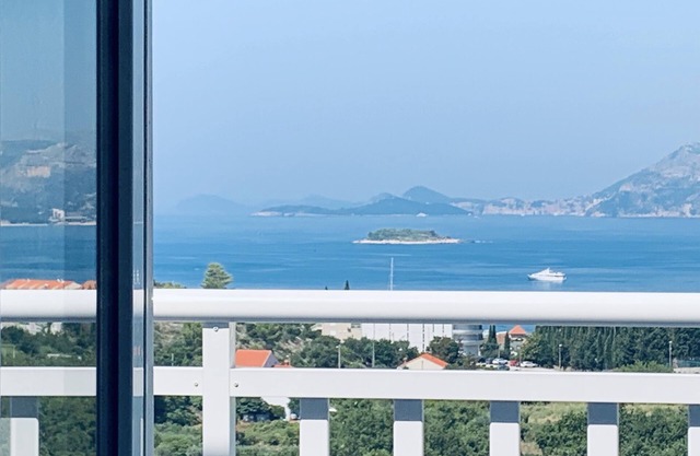 Luxury Apartment 3 close to the beach and pools with a stunning sea view