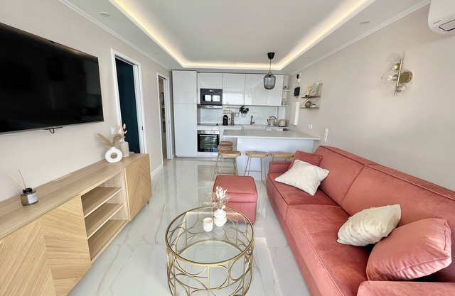 Luxury apartment AC sea view 5min to Monaco ! Overflowing swimming pool