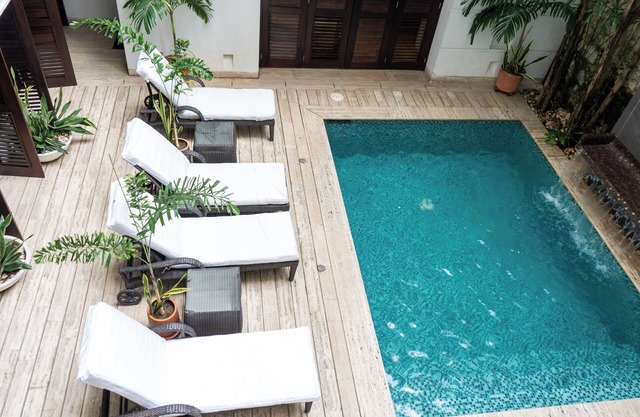 Luxury Apartment in Best Location of Old City with Rooftop City Views and Pool n