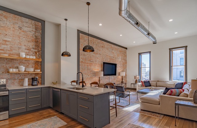 Luxury apartment in historic Downtown Marion