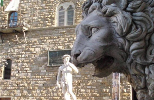 LUXURY APARTMENT IN THE HEART OF FLORENCE'S DUOMO DISTRICT - 4 BEDROOM - 180SQMn