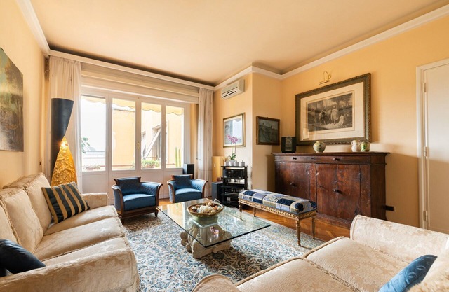 Luxury apartment next to the river