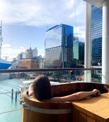 Luxury Apartment - Parking - Hot Tub - Stunning Views