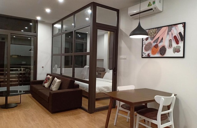 Luxury apartment with bathtub, balcony and washlet