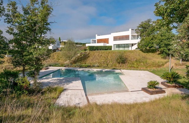 Luxury architect design 4 bedroom villa at 5 star resort. Private garden. Pool.