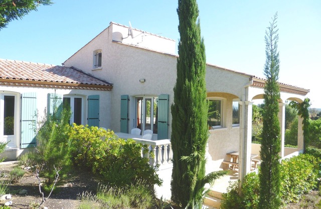 Luxury architect villa with superb views on the landscape and lots of privacy