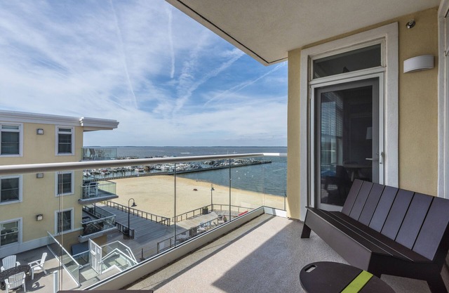 Luxury Bayfront Condo Wow!