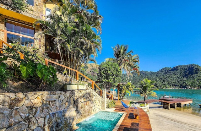 Luxury beach house for rent in Angra dos Reis - Ang02