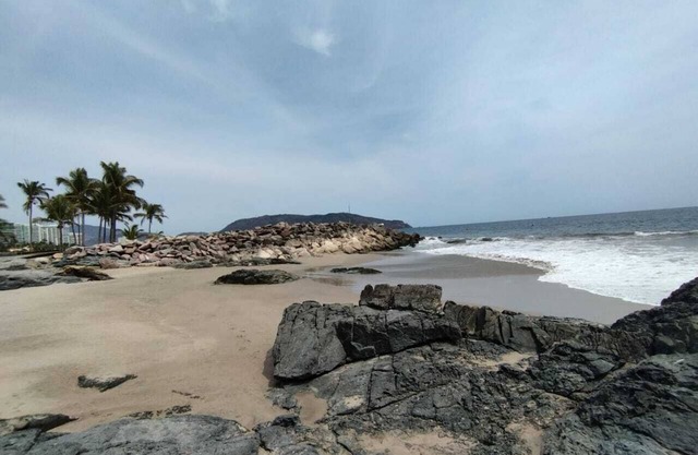 Luxury beach villa, the best IXTAPA, Safe and clean.