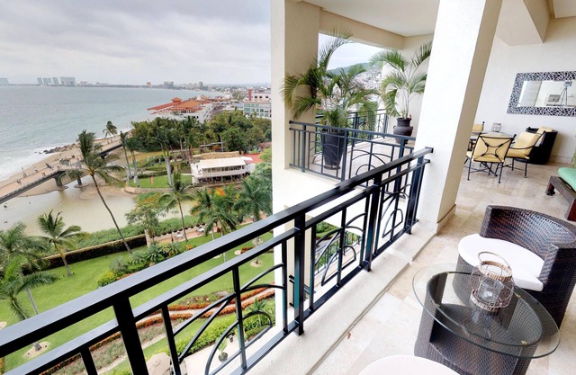 Luxury Beachfront Condo! 3BD Condo for rent in Los Muertos Beach, Puerto vallart