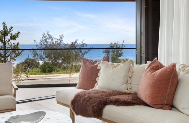 Luxury beachfront 3 bedroom apartment @ Coolum First Bay
