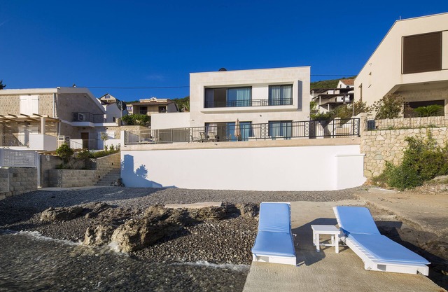 Luxury Beachfront House