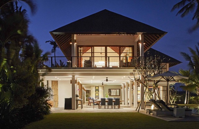 Luxury Beachfront Villa in great location
